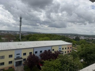 gemütliche 1-Raum Wohnung mit Balkon und  Top Ausblick, Senioren sind willkommen !NEU