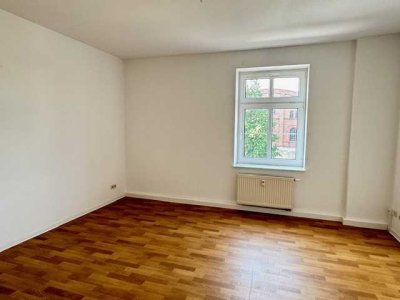 2- Raum Wohnung mit großzügigem Bad