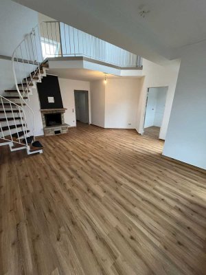 Schöne 4-Zimmer Maisonette-Wohnung mit Balkon in Idstein-Kern