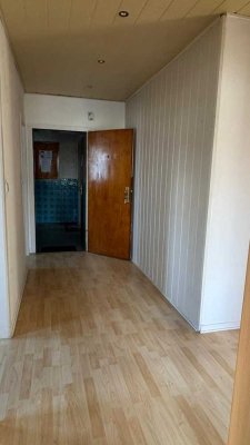3 Zimmer Dachgeschosswohnung in ruhiger Lage von Bochum-Höntrop