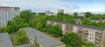 Bezugsfreie 2-Raum Wohnung, 8. Etage mit Weitblick, in der Sewanstraße zu verkaufen