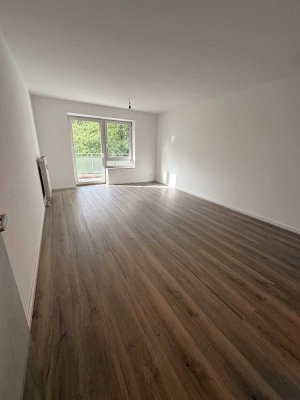 Erstbezug nach Komplettrenovierung - nähe Elfrather See