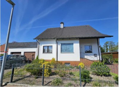 Erstbezug nach Kernsanierung – Zweifamilienhaus mit PV-Anlage, Wärmepumpe & großem Grundstück