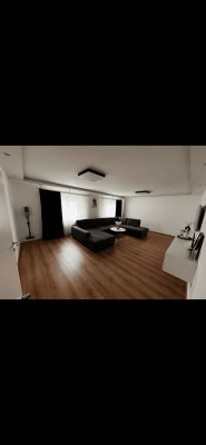 Helle, modern sanierte 5-Zimmer-Wohnung mit hochwertiger Küche – ab März verfügbar