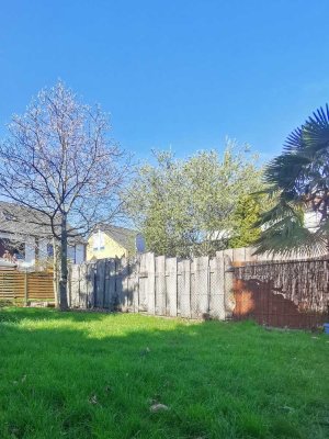 Frisch renovierte Wohnung mit eigenem Garten in Krefeld, Uerdingen