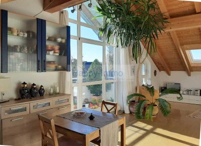 2 Zimmer Dachgeschosswohnung in Unterhaching / 2 Balkone / Kfz Stellplatz