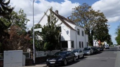 6-Zimmer Wohnung mit eigener Terrasse inkl. Garten