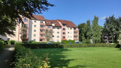 TOP MODERNISIERTE 2,5-ZIMMER-WOHNUNG MIT BALKON & TG-STELLPLATZ IN RUHIGER LAGE