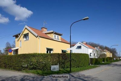 2-Familienhaus mit Balkon &amp; Garage - ideal für Familie &amp; Vermietung