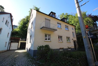 Teilrenoviertes 3-Familienhaus im Herzen von Stuttgart-Kaltental.