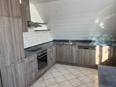 Attraktive 4-Zimmer-Dachgeschosswohnung mit Einbauküche in Schweitenkirchen
