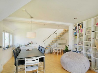 Stilvolles Wohnen: Maisonette im Loftstil mit exklusivem Wellnessbad