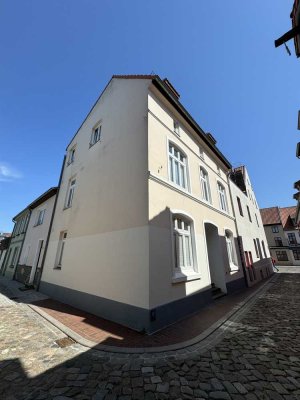Ideal für Investoren: Dreifamilienhaus im malerischen Wismar!