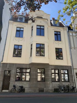 Grosszügige Dachgeschoßmaisonettewohnung im Altbau mit Aufzug