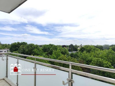 Großzügige Eigentumswohnung mit fantastischem Ausblick vom Süd-West Balkon, Aufzug & großer Garten!