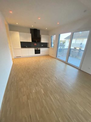 Neubau - Moderne drei Zimmer Wohnung zu vermieten !