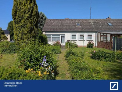 Gemütliches Haus mit Ausbaumöglichkeit und tollem Garten