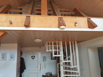 Gepflegte 3-Zimmer-Maisonette-Wohnung mit Balkon und Einbauküche in Starzach