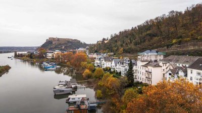 Über den Dächern direkt am Rhein!