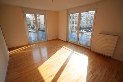 Hell, gepflegt und ruhig mit Balkon, Lift und TG-Stellplatz