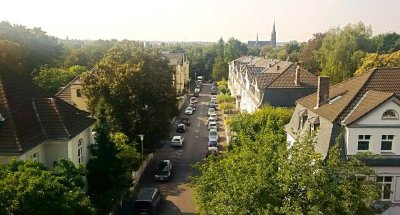 Altbau-Dachgeschosswohnung mit Balkon