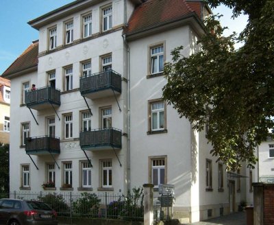 Attraktive 2-Zimmer-Wohnung-Durchgangszimmer mit Balkon in Dresden