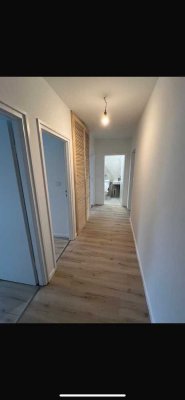 Helle 2,5-Zimmer Wohnung mit Loggia im 2. OG in Oberschleißheim