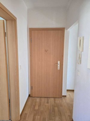 Sofort verfügbare 2 -Raumwohnung mit Balkon + Aufzug + Dusche