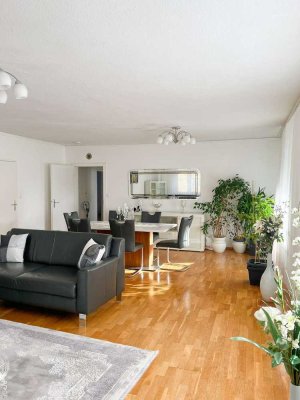 Ihr neues Zuhause in Fürth: Moderne 4-Zimmer-Wohnung für Familie, Paar oder WG