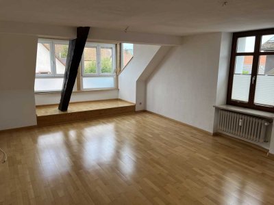 Schöne, geräumige und lichtdurchflutete Zweizimmer-Wohnung in Efringen-Kirchen