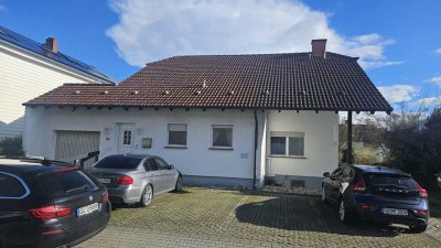 Exklusive 4-Zimmer-Dachgeschosswohnung in einer Villengegend