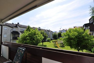 Sonnige 3-Zimmer-Wohnung im 1. Stock mit großer Loggia und Einzelgarage