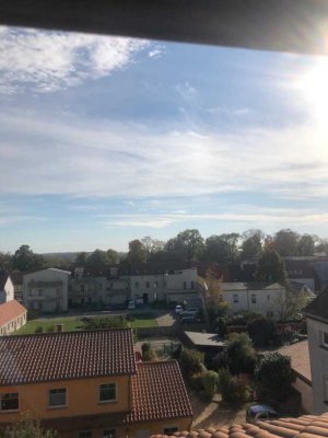 ANGERMÜNDE, hübsche 2-Zimmer-Wohnung, DG, ca. 33 m² inkl. EBK ab 01.08.2025, von privat!