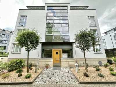 Vivre Mieux: Großzügige + ansprechende 4-Zimmer-Wohnung mit Terrasse & Garten in Bestlage