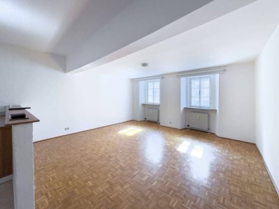 GROSSZÜGIGE 2-ZIMMER-ALTSTADT-WOHNUNG