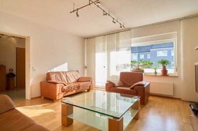 Bezugsfreie, schöne und optimal aufgeteilte 3 Zimmer-Wohnung mit Balkon und Garage