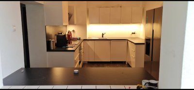 Wohnung Voll-oder Teil -Möbeliert