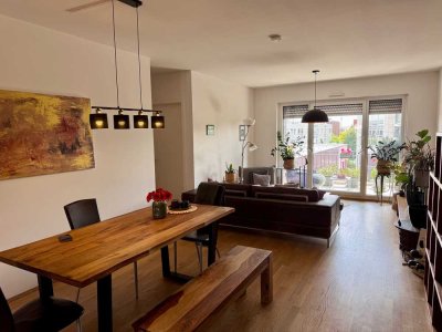 HELLE 4-ZIMMER-WOHNUNG MIT BALKON