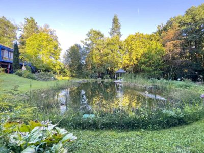 Exklusiv. Privat. Naturverbunden
Ihre Villa mit Waldflair & Wasserlauf