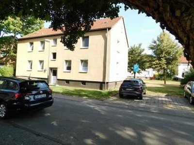 Einzugsbereite neu renovierte Wohnung im EG mit wenigen Stufen und neuem Duschbad! Ideal im Alter!