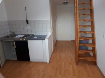 Dachgeschoss Maissonette, bitte Beruf, Tätigkeit, Einkommen und Befristung angeben