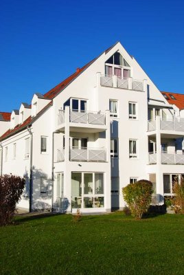 HERRSCHING Attraktive Lage: Sonnige, freie 2-Zimmer-Wohnung  mit Balkon,  EBK und TG,  Nähe S 8