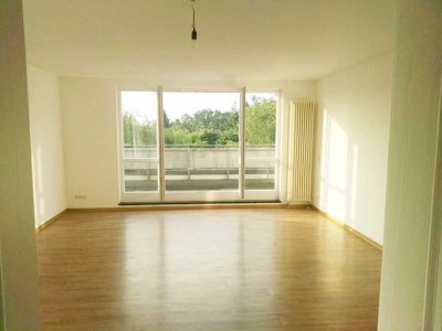 Lichtdurchflutete, geräumige zwei Zimmer Wohnung in Gießen (Kreis), Wettenberg,