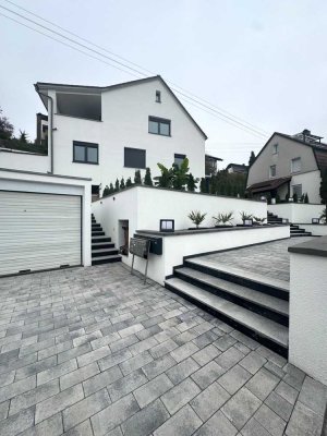 Lichtdurchflutete, frisch sanierte 3-Zimmer-Maisonettewohnung mit Balkon – 110 m² purer Wohnkomfort