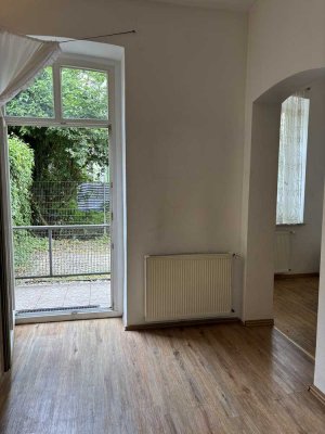Zentral gelegene Altbauwohnung, 1 Zimmer mit Balkon in Ratingen