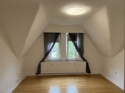 Altbauwohnung mir Traumlage  zur Natur und City