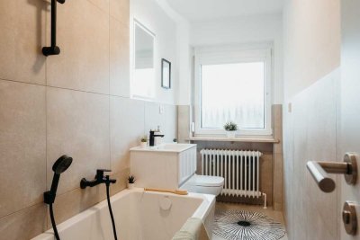 Erstbezug nach Sanierung: Charmante 3-Zimmer-Wohnung mit Stellplatz (ohne Maklerprovision)