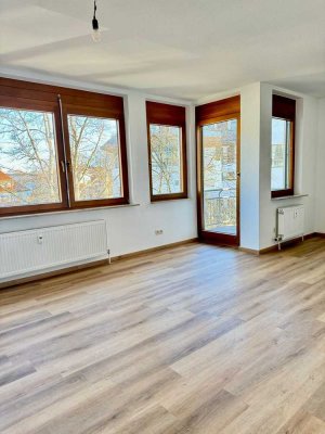 Sehr zentrale 2-Zimmer-Wohnung mit Balkon, EBK und TG Stellplatz