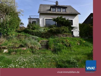 Einfamilienhaus mit süßem Garten und grünem Weitblick!