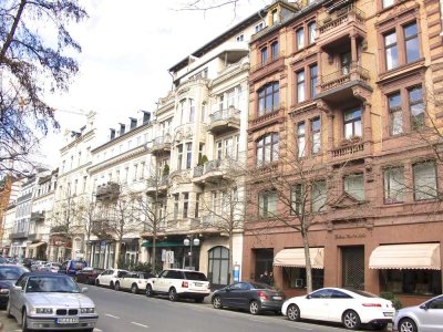 Schöne ruhige 2 ZKB Seitenbauwohnung in der Taunusstraße